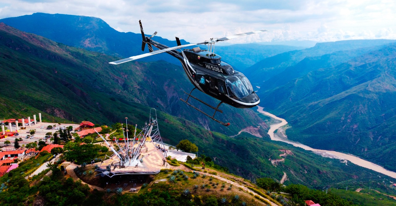 HELICÓPTERO CAÑÓN DEL CHICAMOCHA