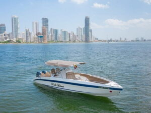 TRAVESÍA EN LANCHA DEPORTIVA