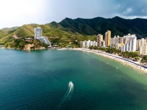 RECORRIDO POR LA ISLA BAHÍA