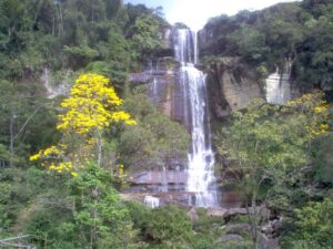 CASCADA VILLA DE LOS CABALLEROS
